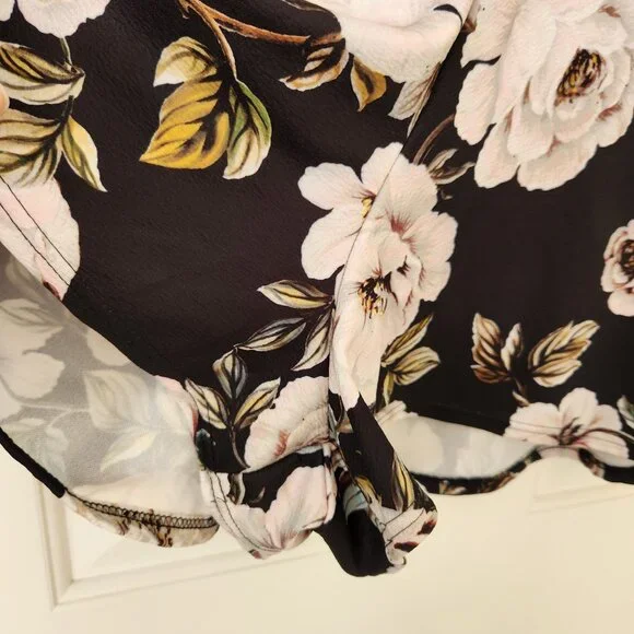 Missguided Cap Sleeve Dark Floral Playsuit Black Summer Romantic Feminine Cute - Picture 5 of 13